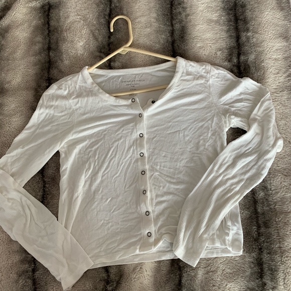 Super soft long sleeve from American eagle !! - Picture 4 of 5